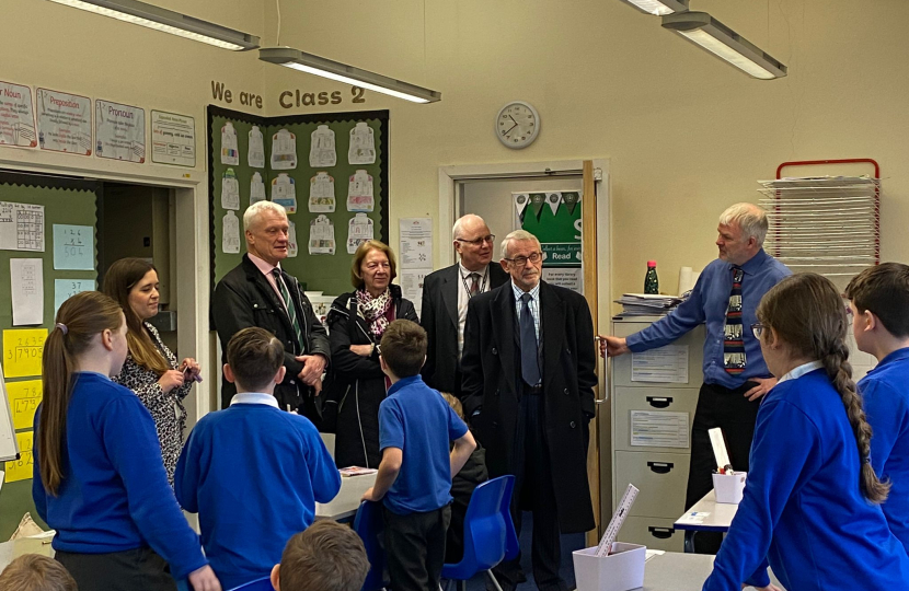 Graham Stuart MP speaking to students at Paull Primary School