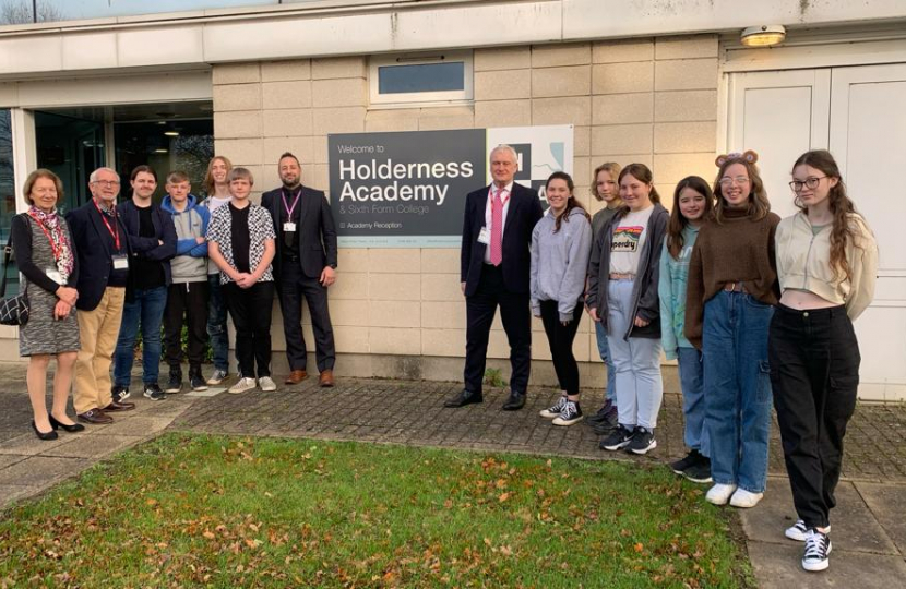 Graham Stuart MP with Cllr John Dennis, Cllr Sue Steel and students at Holderness Academy