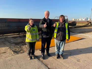 Graham with Joanne (left) & Rolly Hudson (right) at Paull Boatyard