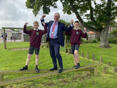 Graham Stuart MP at Leven Primary School with Bobby and Jaxon